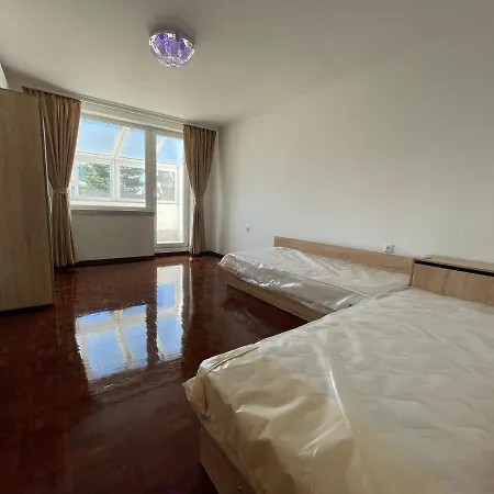 Marina Lozenec Apartment Sofia